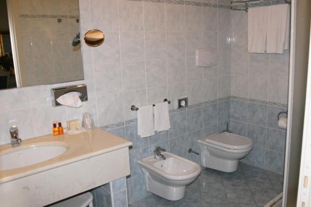 Hotel Gabarda Carpi Kamer foto