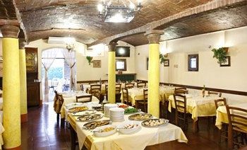 Hotel Gabarda Carpi Buitenkant foto